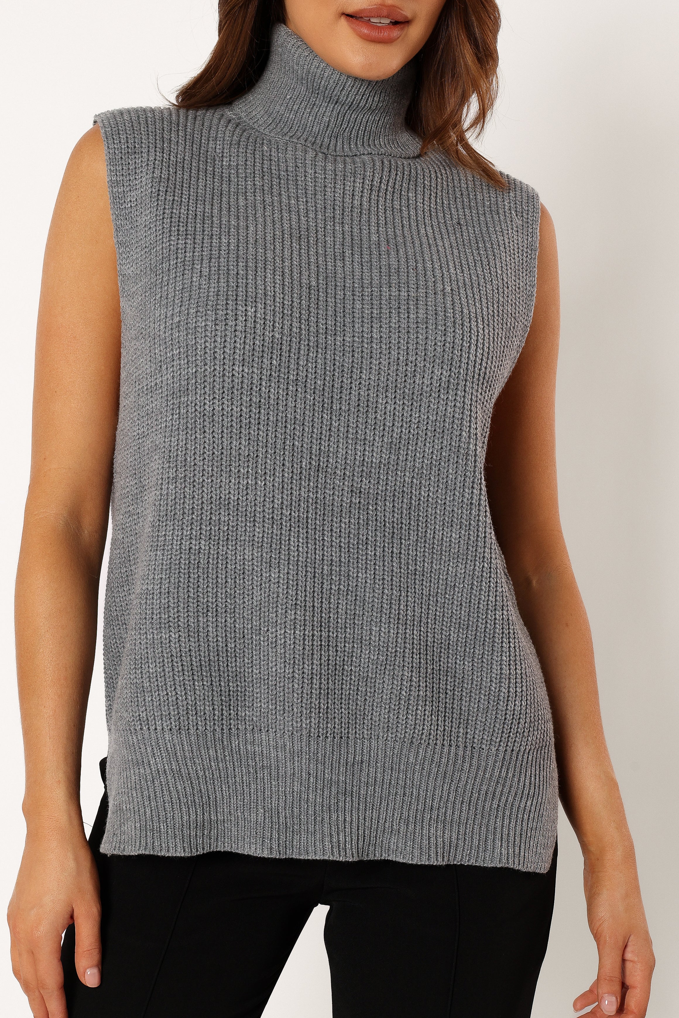 Celaena Turtleneck Sleeveless Sweater - Grey